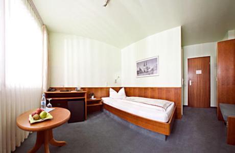Weidenpescher Hof Gasthof 2*